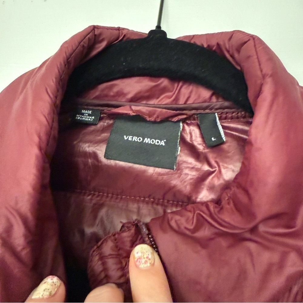 Vero Moda Burgundy Sally Soraya Short Puffer Jacket - Size Large - Picture 2 of 10